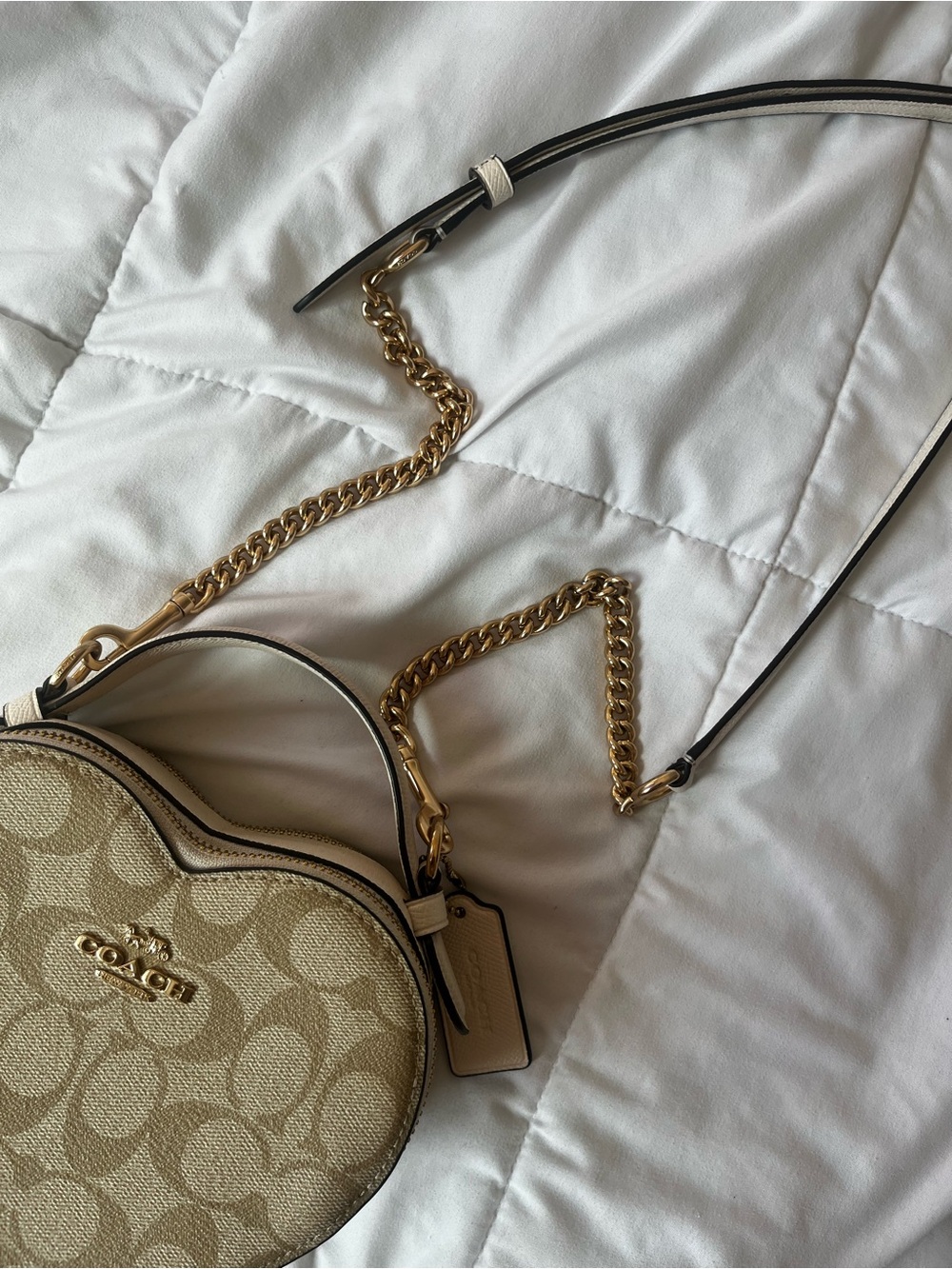 Coach Khaki/Chalk Signature Heart Crossbody with Gold Chain - Picture 4 of 6